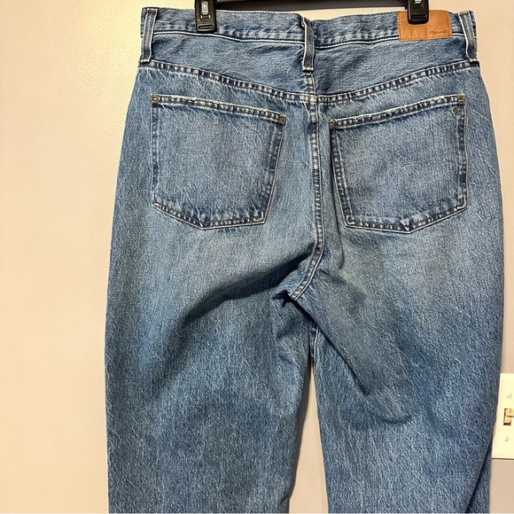 Madewell The Perfect Vintage Straight Jean in Delafield Wash: Button-Fly Edition - Picture 4 of 14